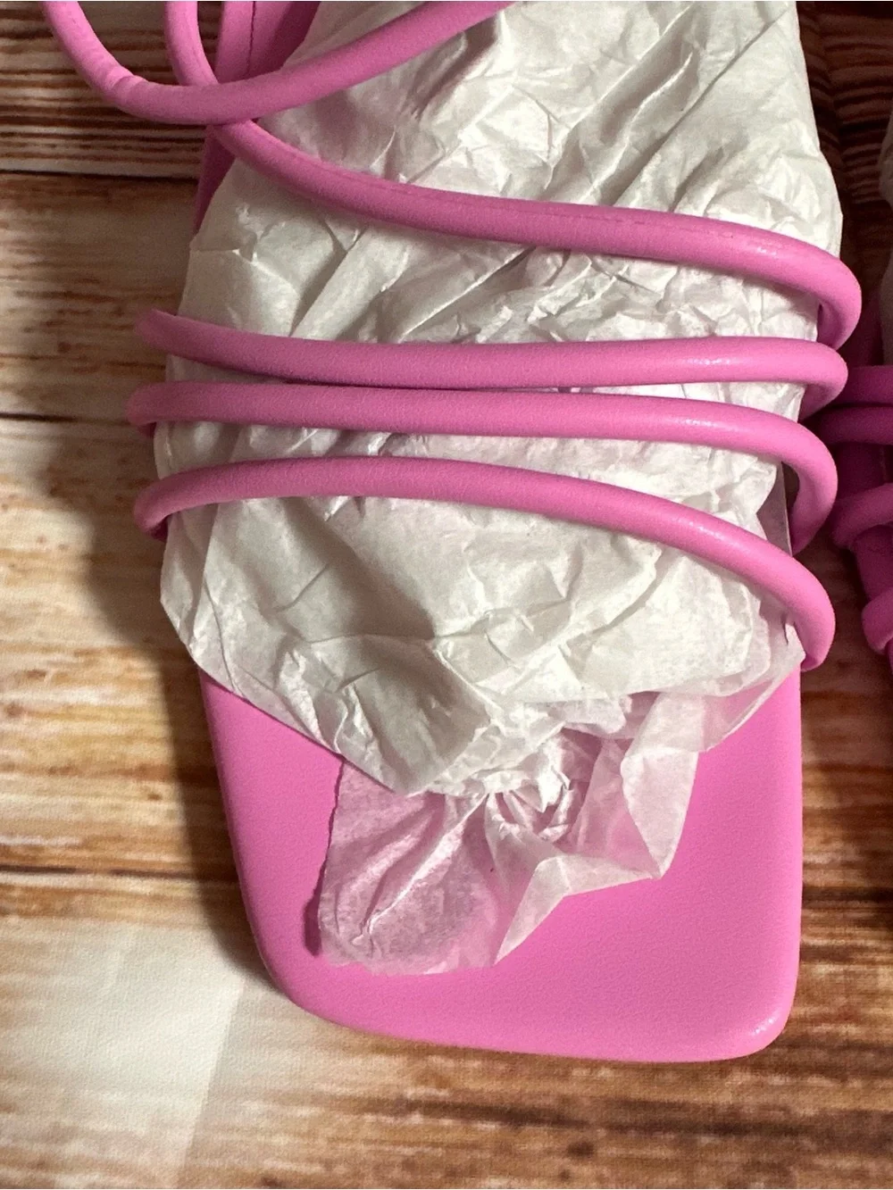 PrettyLittleThing pu tie